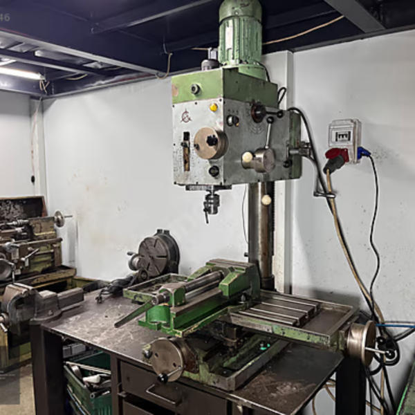 OEM Rus Malı 150x100mm Şanzımanlı Masa Üstü Matkap Tezgahı